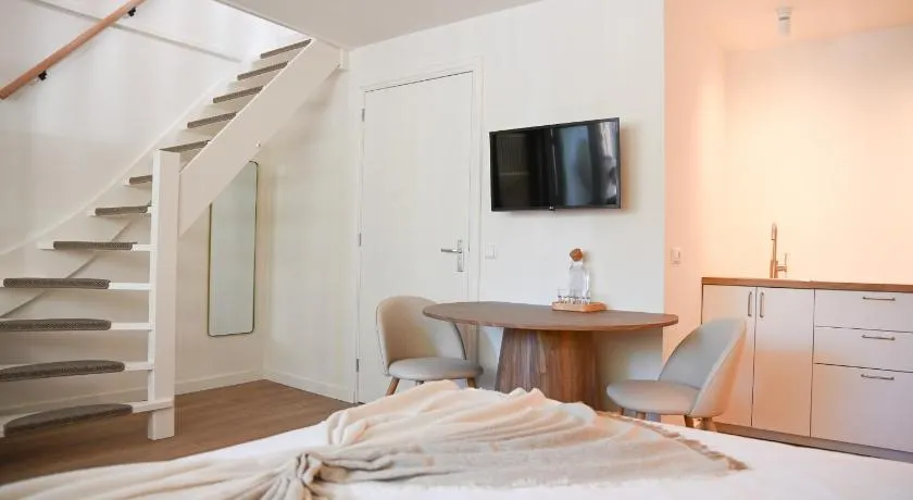 High Street Apartments - Image 1