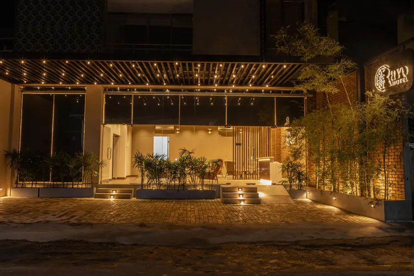 Ravo Hotel - Image 1