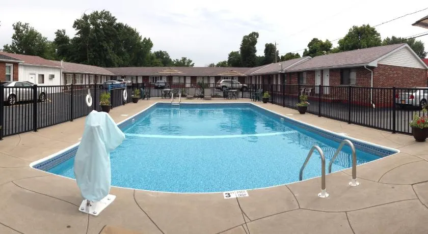 Moonlite Motel - Image 1