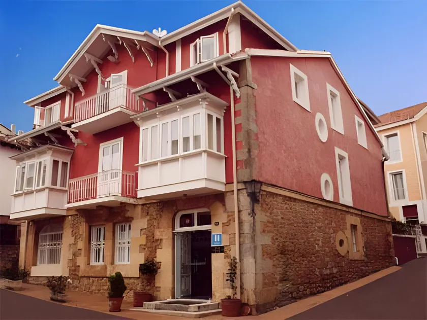 Hotel Marina de Campíos - Image 1