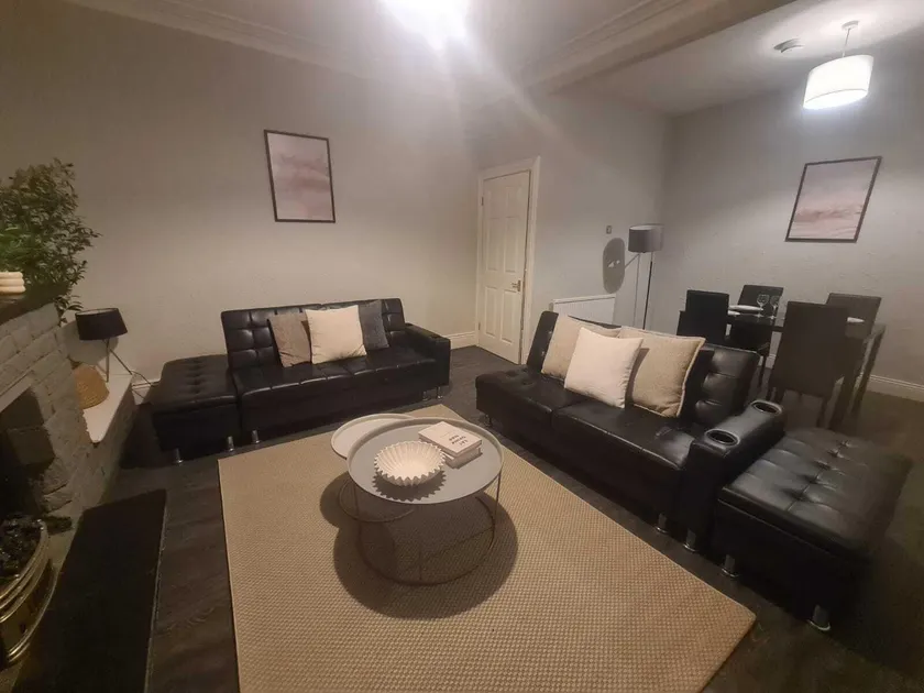 Town Centre Apartments - Image 1