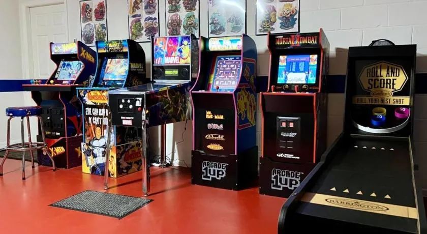 3 Bed Pool Home With Video Arcade Games home - Image 1