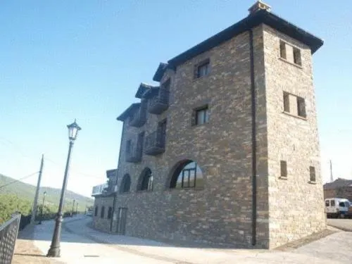 Apartamentos Pirineos Ordesa - Image 1
