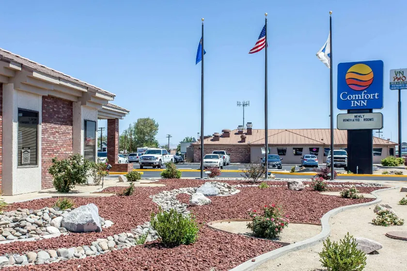Comfort Inn & Suites Near Fallon Naval Air Station - Image 1