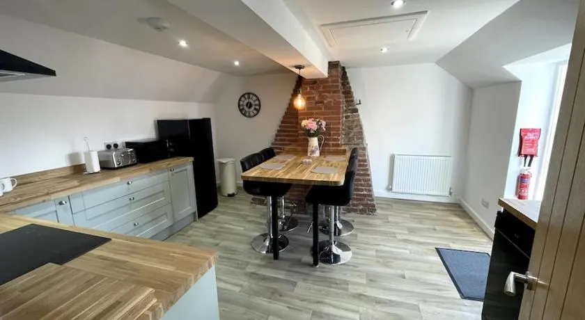 Cosy apartment in Eccleshall - Image 1