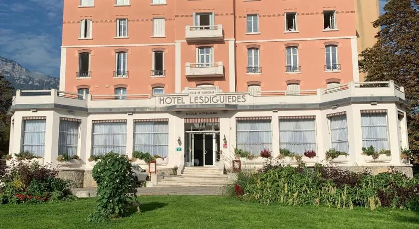 Hôtel restaurant d'application Lesdiguieres - Ecole hôtelière - - Image 1