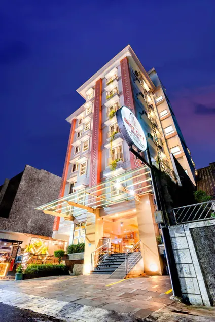 Best City Hotel - Image 1