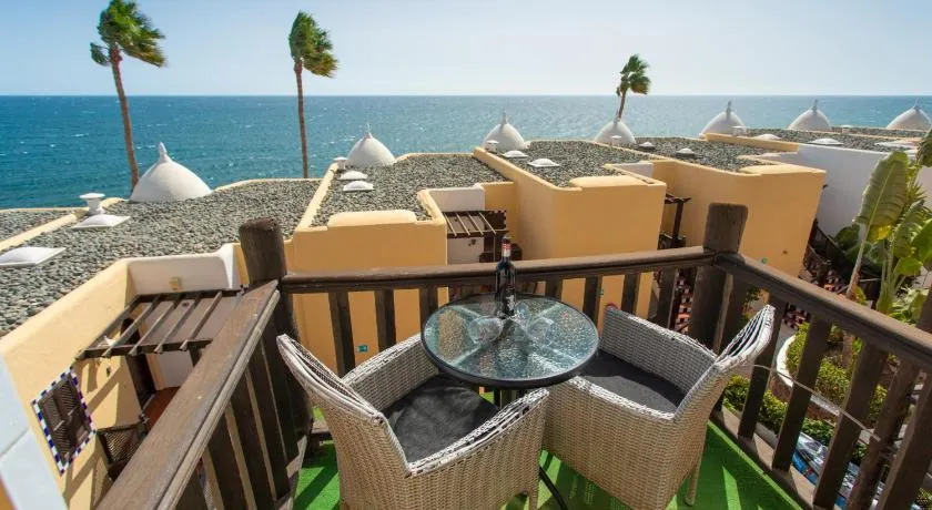 Altamar 53 balcony sea views By CanariasGetaway - Image 1