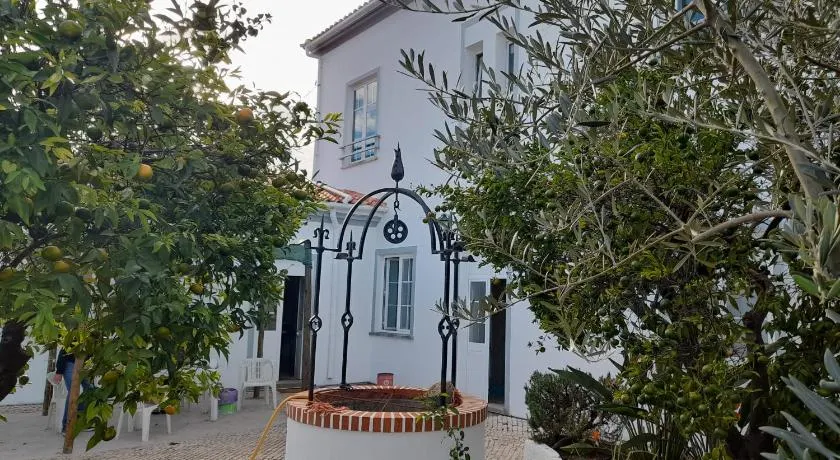 Pias Guesthouse - Image 1