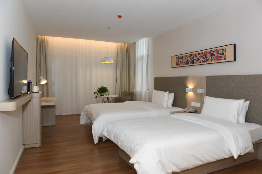 Hanting Hotel Xining Xinhua Lane Qingda Affiliated Courtyard - Image 1