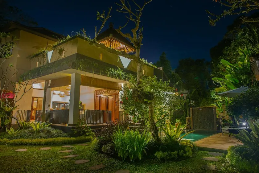 Huge Villa w/ Pool and Spectacular Rooftop Patio! - Image 1