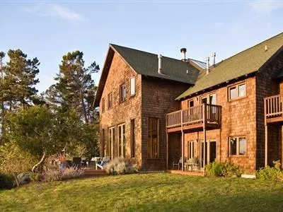 Brewery Gulch Inn & Spa - Image 1