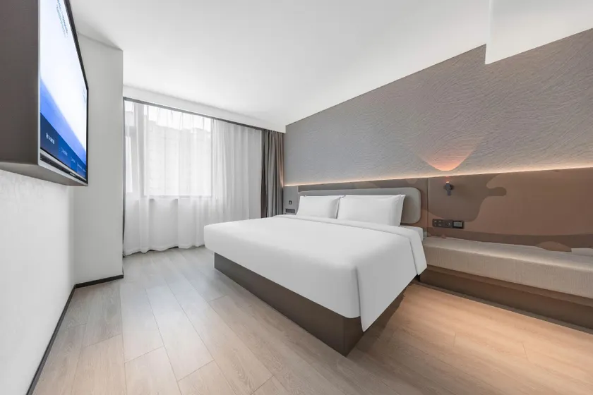 Atour Light Hotel Shijiazhuang Railway Station Art Center - Image 1
