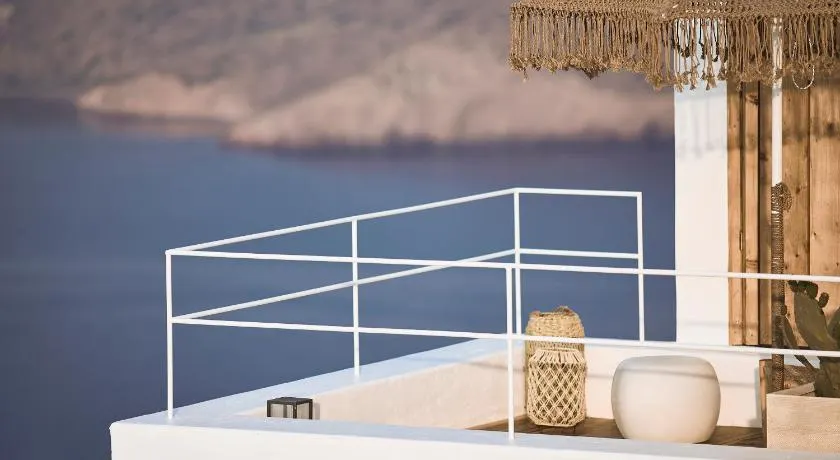Niove Suites Milos - Image 1