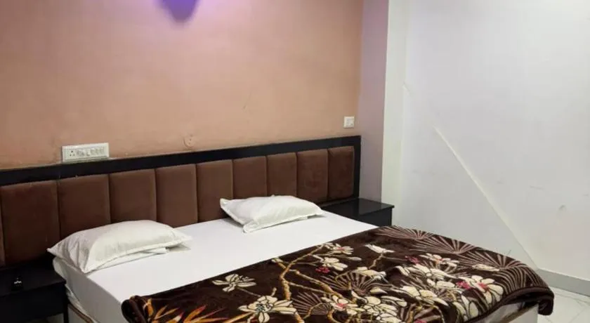 Amigo's Home Stay - Image 1