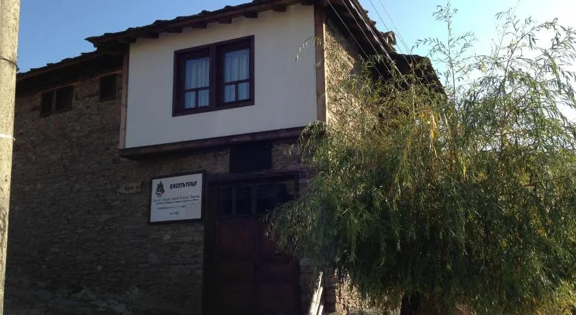 Ristevata Guest House - Image 1
