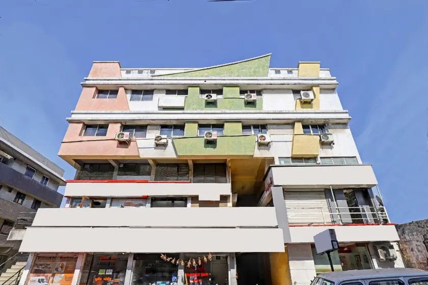 Hotel Velvet - Image 1