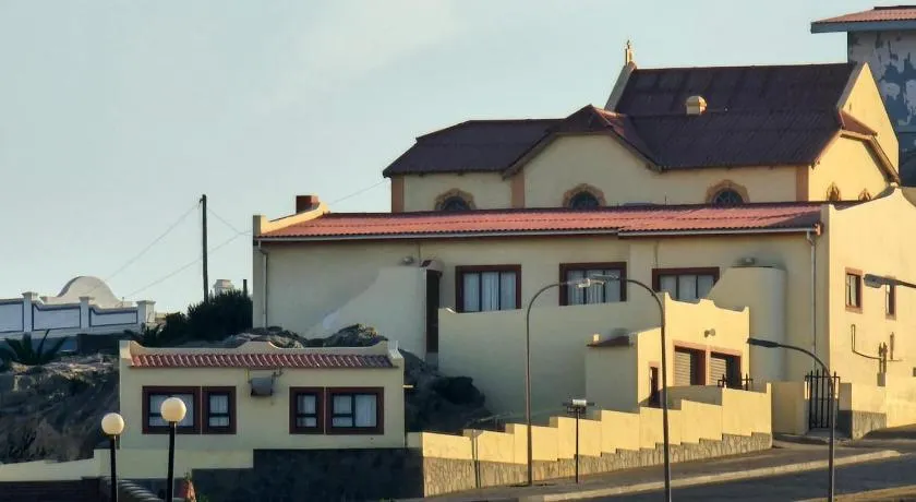 La Roca Self Catering & Accommodation - Image 1