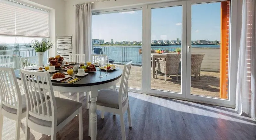 Maisonette Fewo Ostseeflair by Seeblick Ferien ORO, erste Wasserreihe, E-Säule - Image 1