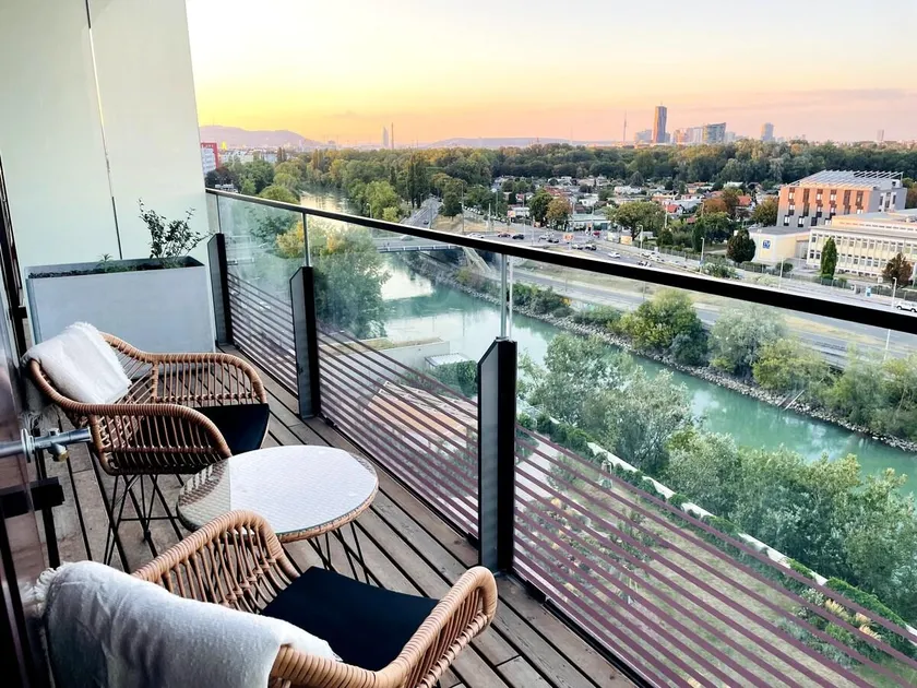 Great apartment with view and heated rooftop Pool - Image 1