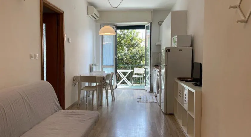 Appartamenti con giardino e posto auto per famiglie - Image 1