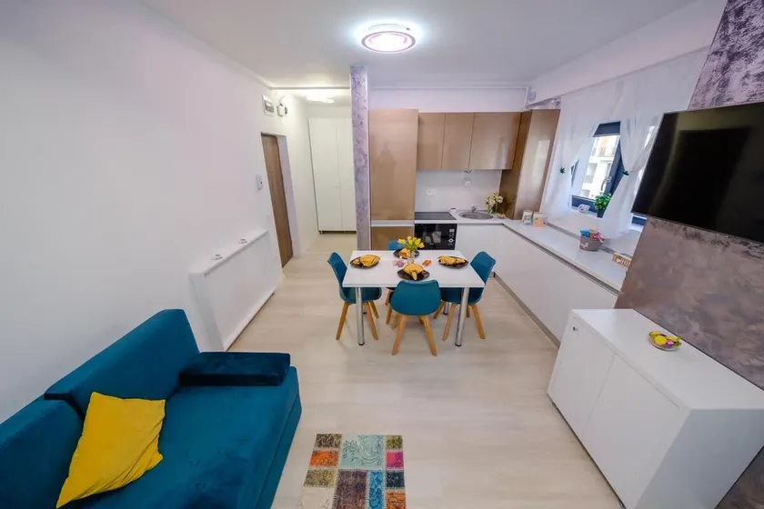 Apartel Chic - Image 1