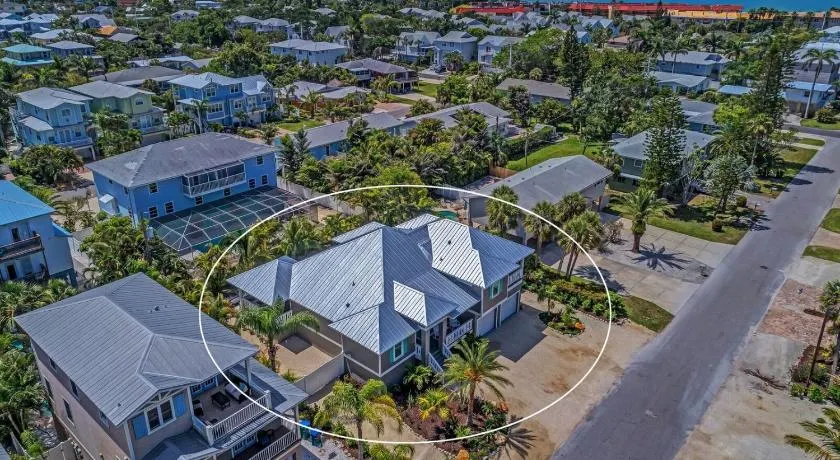 4 bed 4 bath, bonus bunk room heated pool WATER SLIDE spa WiFi - Image 1