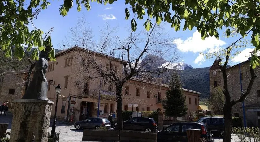 Cal Triuet - Image 1