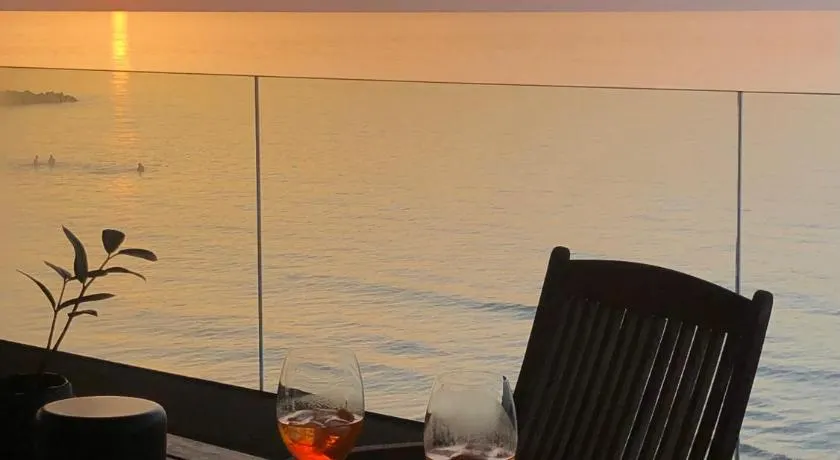 Blue Horizon APT - Image 1