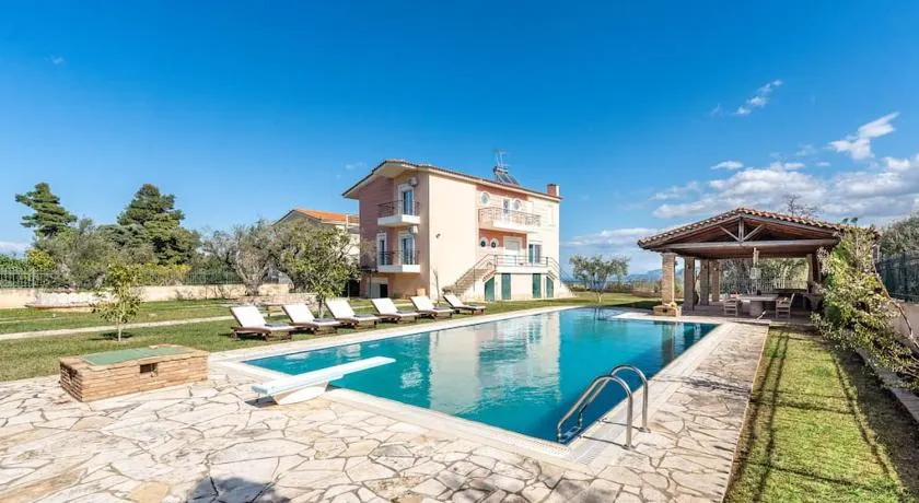 Gustav Retreat Villa - Image 1