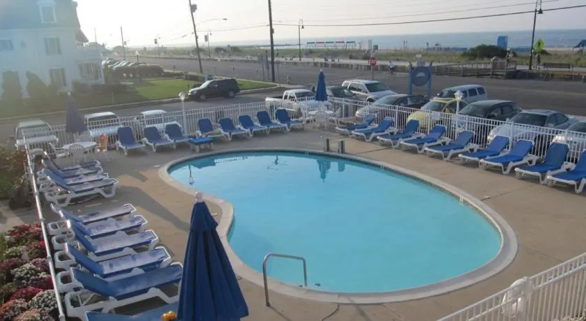 Colton Court Motor Inn - Image 1