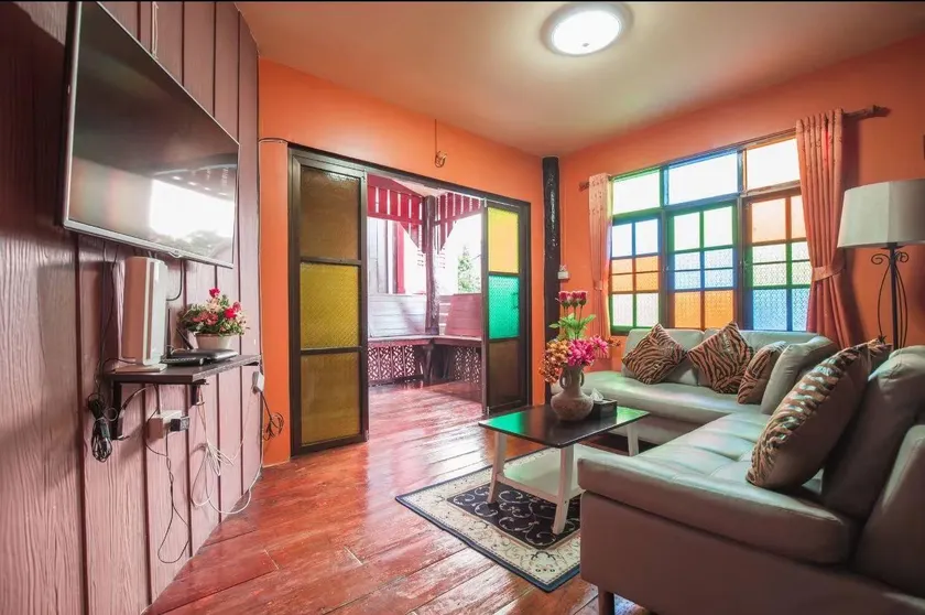 SixBedroom Villa in Saturday Night Market Old Town - Image 1