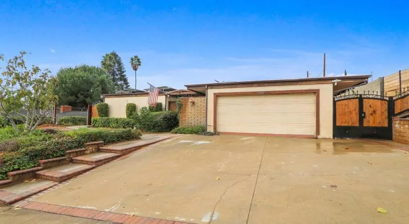 New Family House Fanstic View Azusa - Image 1