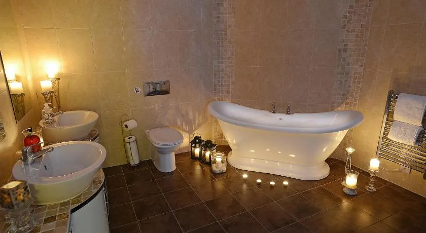 The Birley Arms Hotel - Image 1