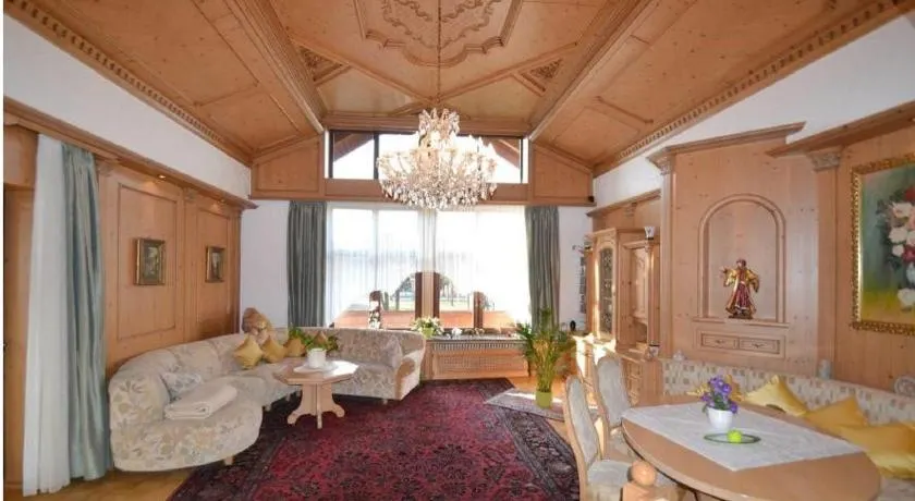Begum's Palace in Munich - 120qm of Spacious Elegance - Image 1