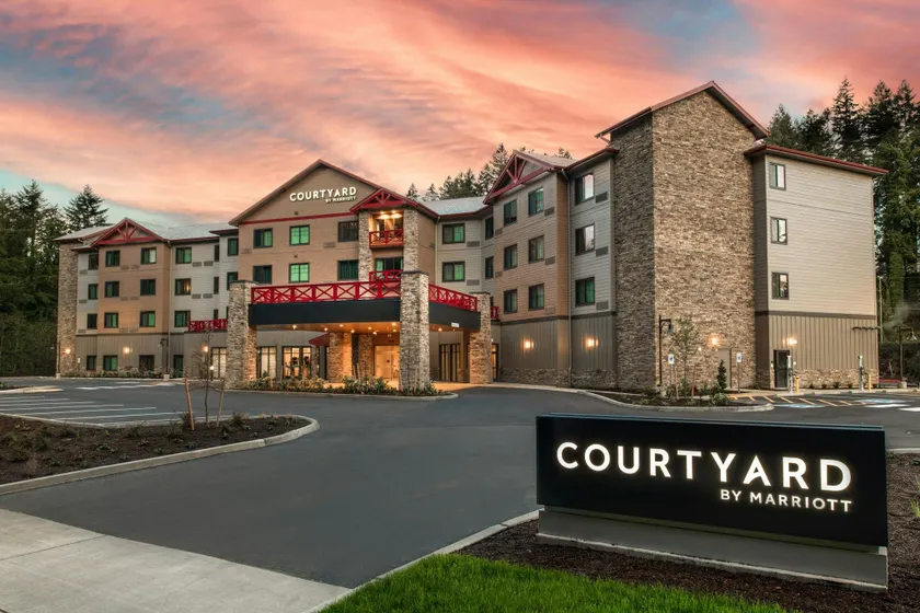 Courtyard by Marriott Olympia - Image 1