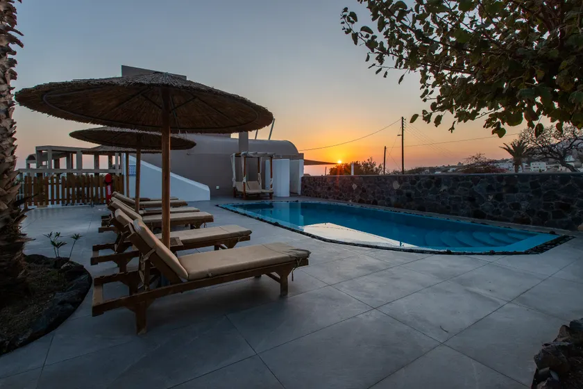 Santorini Villatzio Suites - Image 1