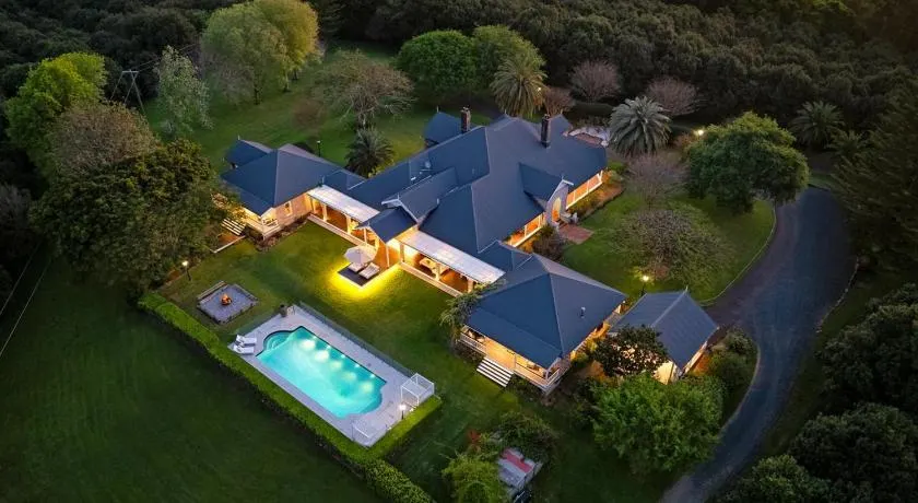 Hinterland House Bangalow - Image 1