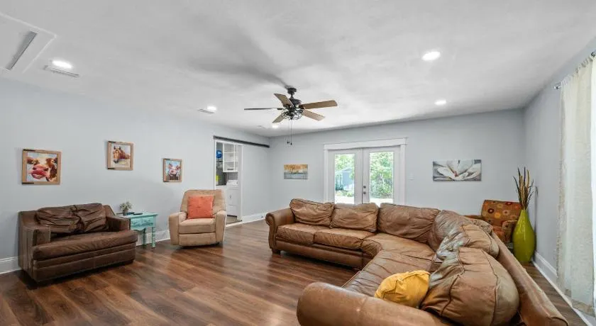 Peaceful Fairhope Retreat-Large home on 1 acre lot - Image 1