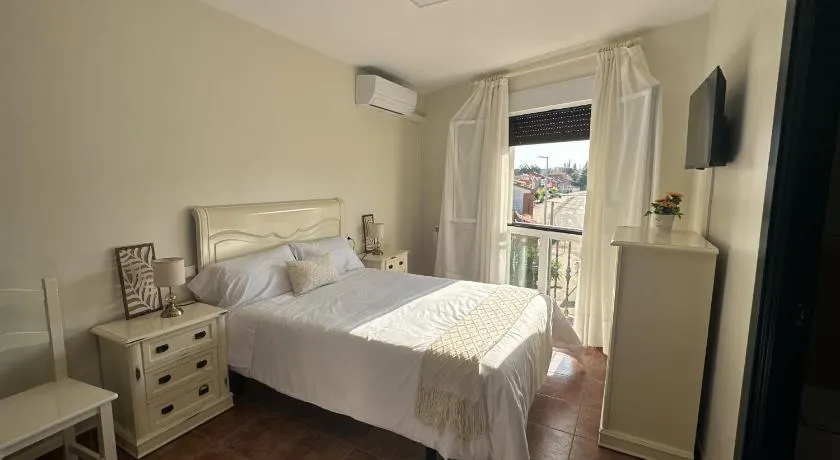 Hostal Valderas - Image 1