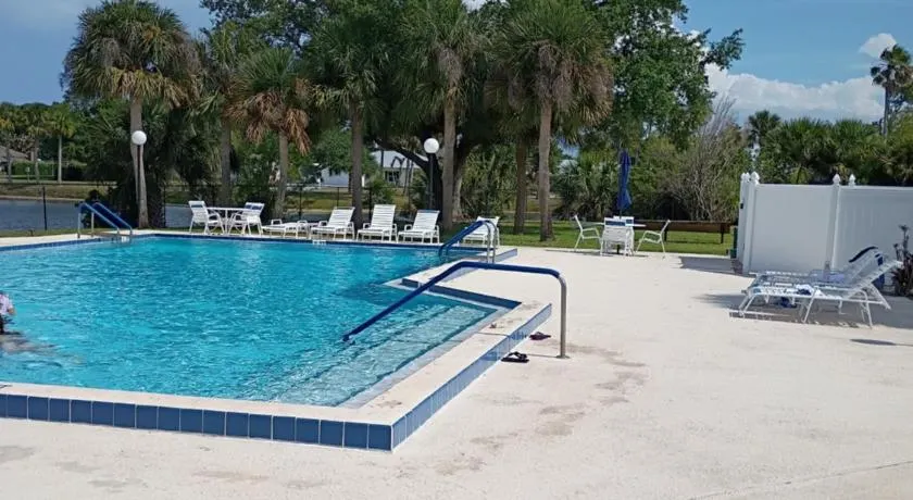 Vero Beach comfort inn suites - Image 1