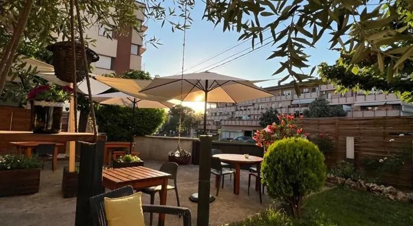 Hostal Crisami - Image 1