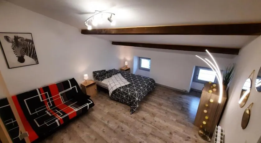Suite 3 pièces chambre+cuisine+SDB centre ville - Image 1
