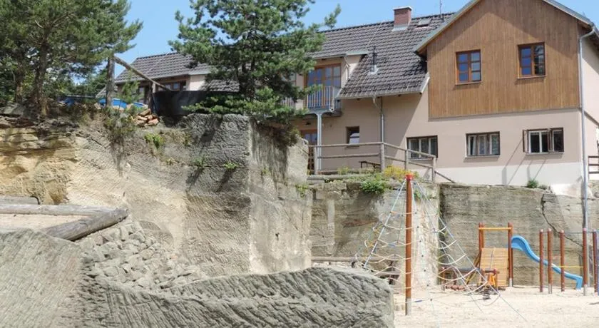 Ubytovaci Hostinec Na Skalach - Image 1