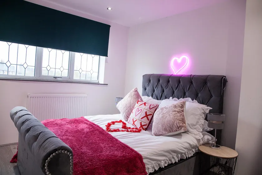 Knutton house|Stylish & Modern|Contractor stays - Image 1