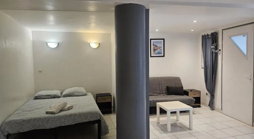 Appartement de la Pyramide - Image 1