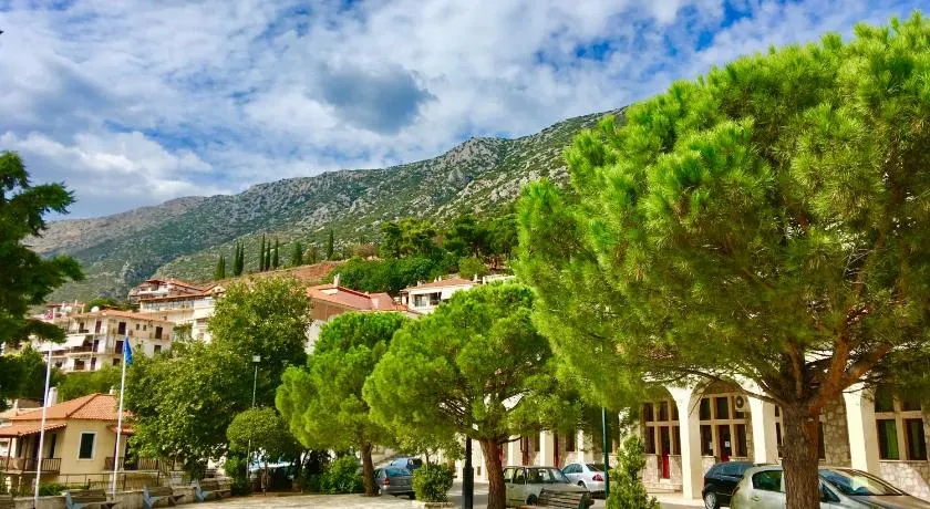 Delphi celebrity v i p the navel of the Earth, CENTER-DELPHI-penthouse galaxy&sky panoramic view, harmony&YOGA - Image 1