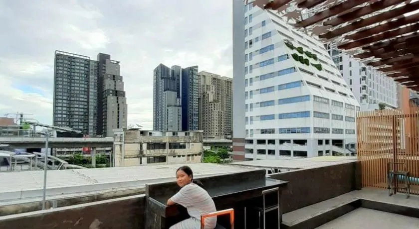 Station8 Hostel - Image 1