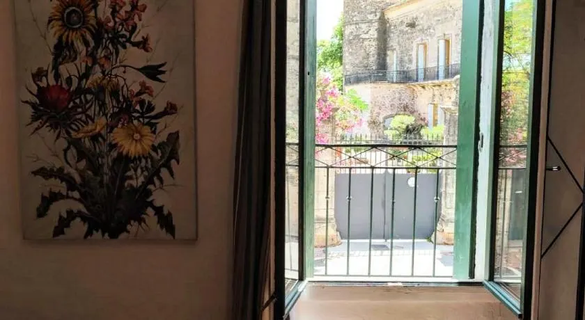 Gîte en face du Château de NIZAS, 4 chambres d'hôtes et 1 appartement familial avec 2 chambres - Image 1