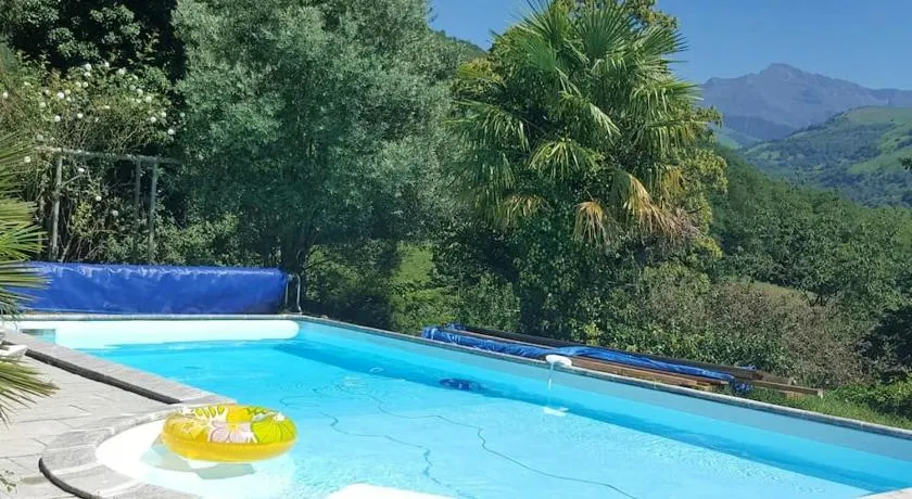 Villa spacieuse avec piscine à Aspin-en-Lavedan, vue montagne. - Image 1